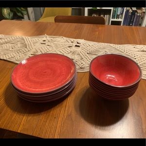 NWOT Pottery Barn Swirl Melamine Plates & Bowls